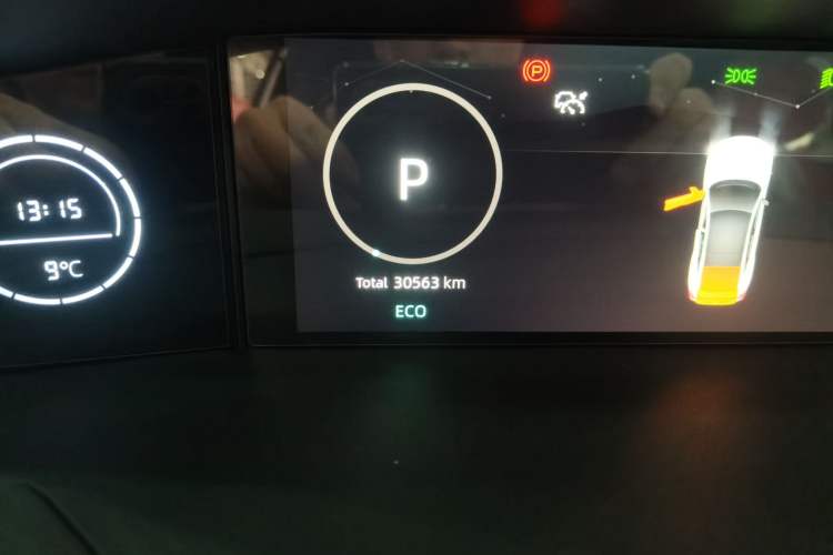 Used CHANGAN UNI-V 2022 1.5T Prestige Version Odometer Close Up