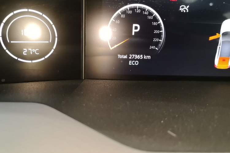 Used CHANGAN UNI-V 2022 1.5T Prestige Version Odometer Close Up