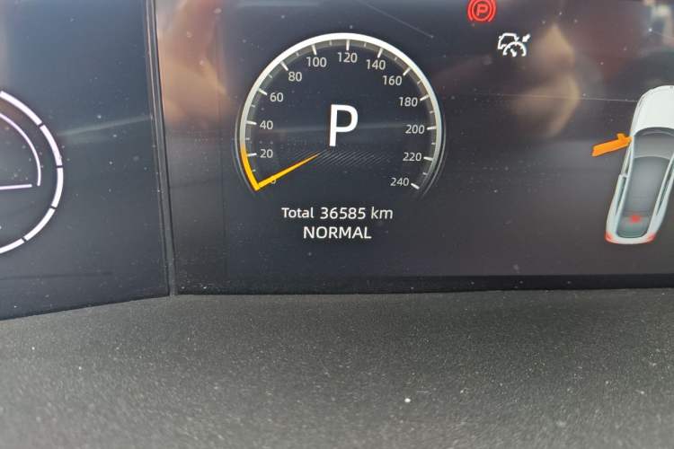 Used CHANGAN UNI-V 2022 1.5T Prestige Version Odometer Close Up