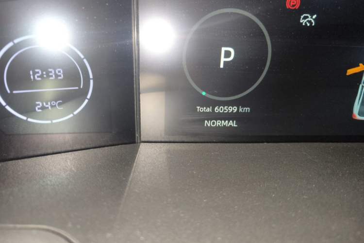 Used CHANGAN UNI-V 2022 1.5T Prestige Version Odometer Close Up