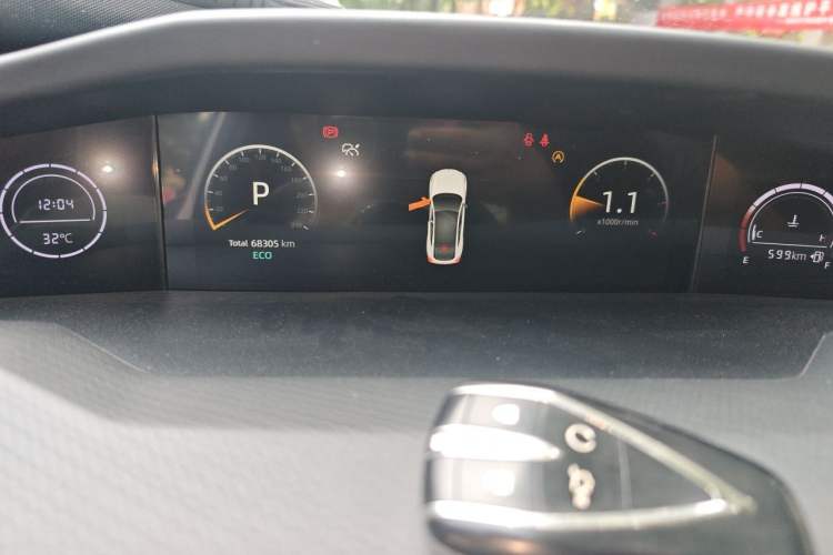 Used CHANGAN UNI-V 2022 1.5T Prestige Version Odometer Close Up