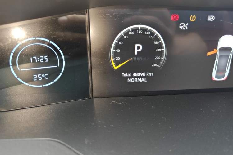 Used CHANGAN UNI-V 2022 1.5T Smart Navigation Version Odometer Close Up