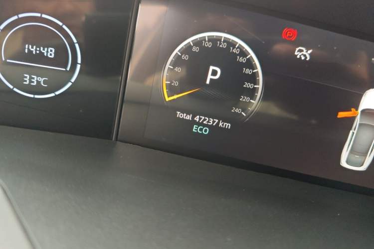 Used CHANGAN UNI-V 2022 1.5T Prestige Version Odometer Close Up