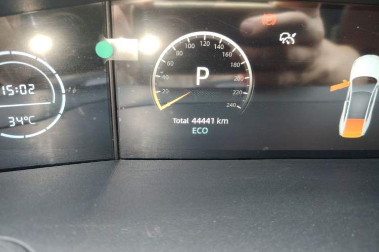 Used CHANGAN UNI-V 2022 1.5T Prestige Version Odometer Close Up