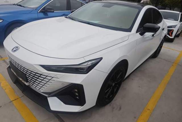 Used CHANGAN UNI-V 2022 1.5T Prestige Version