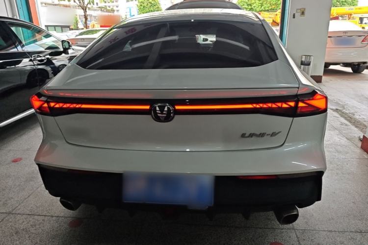 Used CHANGAN UNI-V 2022 1.5T Smart Navigation Version Rear