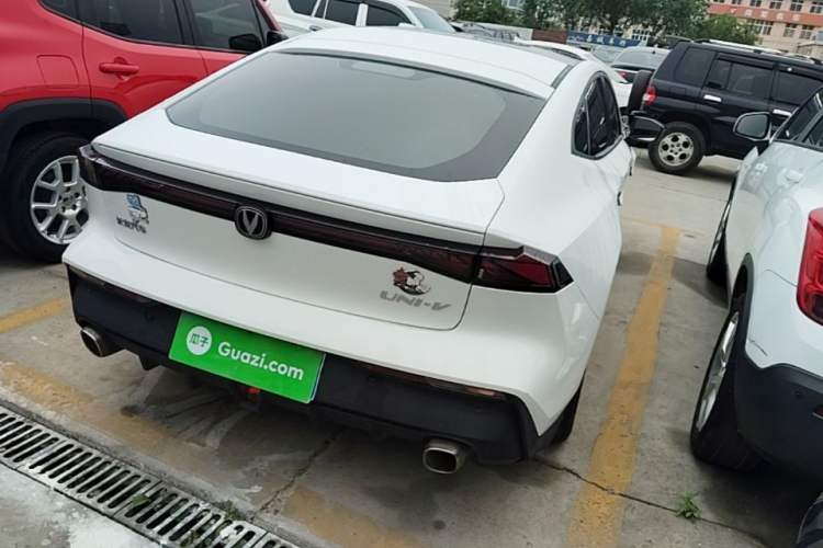 Used CHANGAN UNI-V 2022 1.5T Smart Navigation Version Rear Right 45 Deg