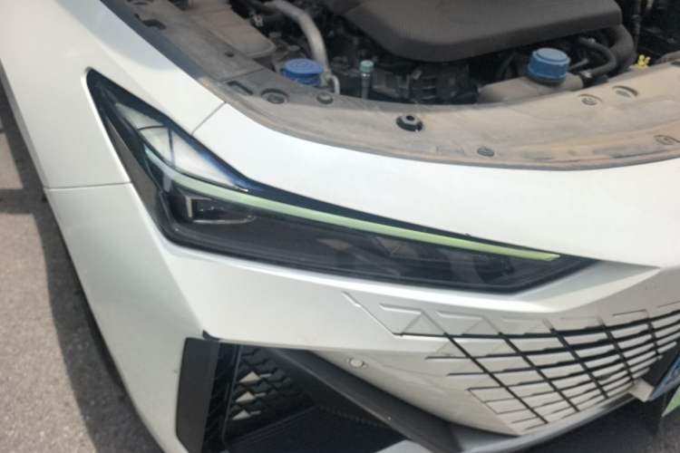 Used CHANGAN UNI-V 2022 1.5T Prestige Version Right Front Headlight