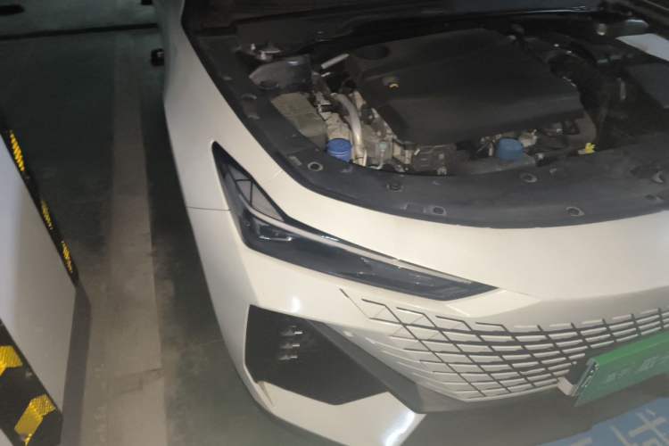 Used CHANGAN UNI-V 2022 1.5T Prestige Version Right Front Headlight