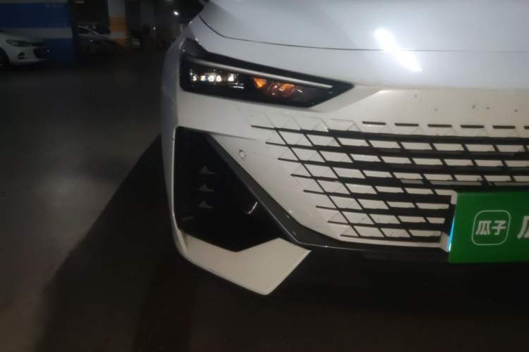 Used CHANGAN UNI-V 2022 1.5T Prestige Version Right Front Headlight
