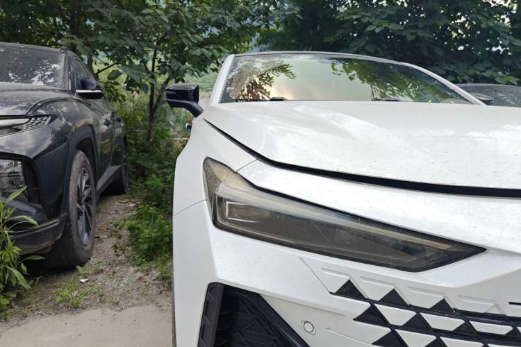 Used CHANGAN UNI-V 2022 1.5T Prestige Version Right Front Headlight