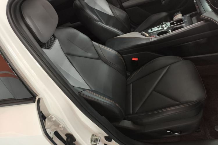 Used CHANGAN UNI-V 2022 1.5T Prestige Version Right Front Seat