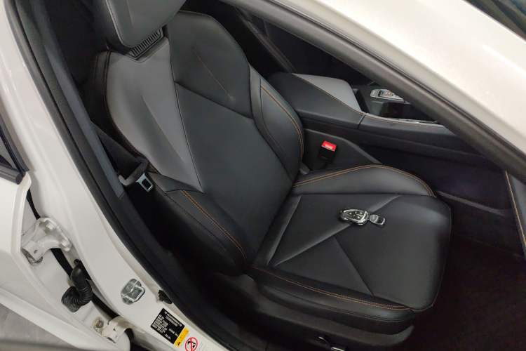 Used CHANGAN UNI-V 2022 1.5T Smart Navigation Version Right Front Seat