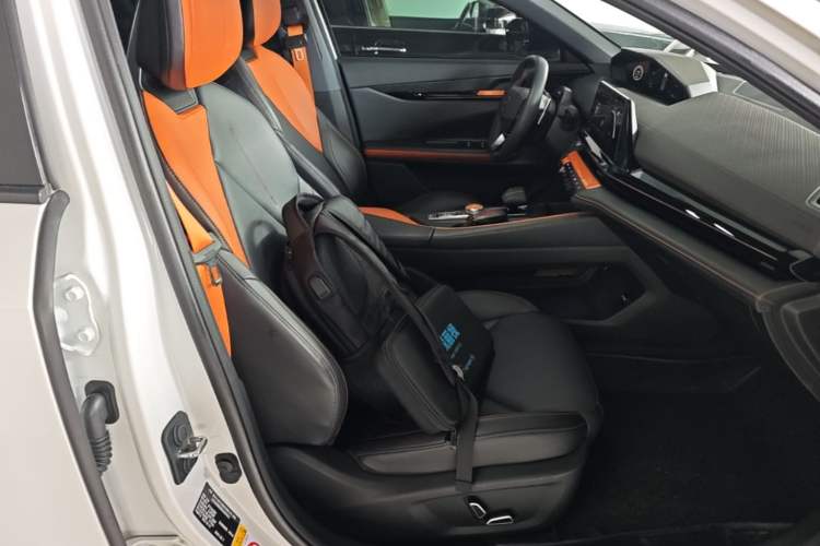 Used CHANGAN UNI-V 2022 1.5T Smart Navigation Version Right Front Seat