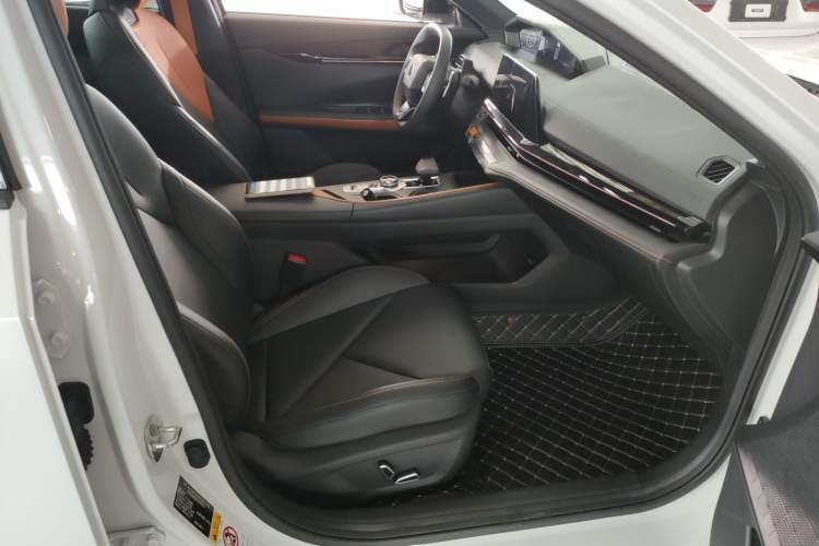 Used CHANGAN UNI-V 2022 1.5T Prestige Version Right Front Seat