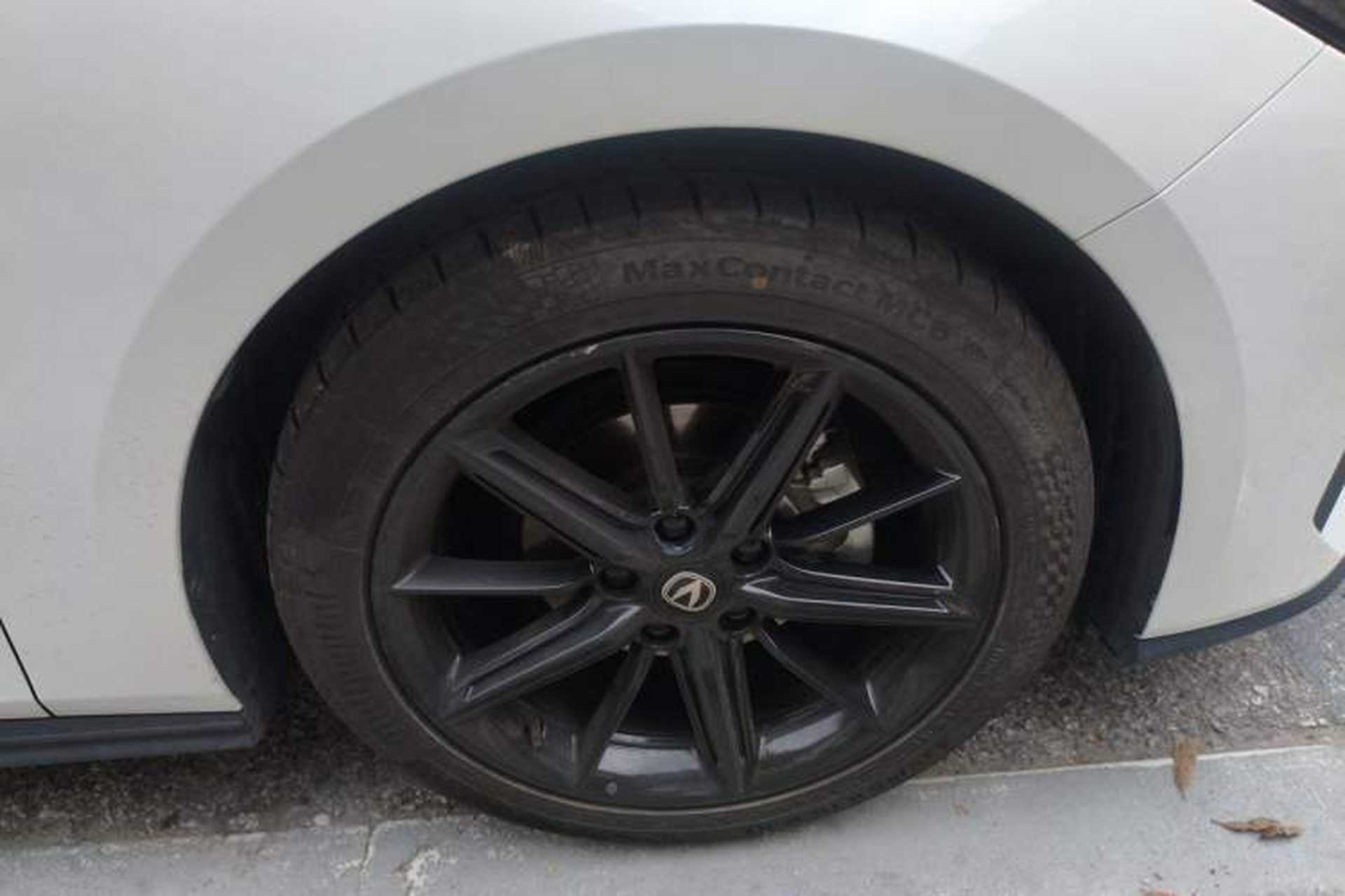 Used CHANGAN UNI-V 2022 1.5T Prestige Version Right Front Wheel Hub