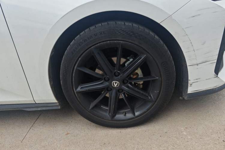 Used CHANGAN UNI-V 2022 1.5T Prestige Version Right Front Wheel Hub