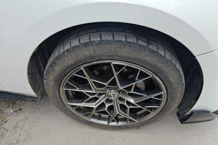 Used CHANGAN UNI-V 2022 1.5T Prestige Version Right Front Wheel Hub