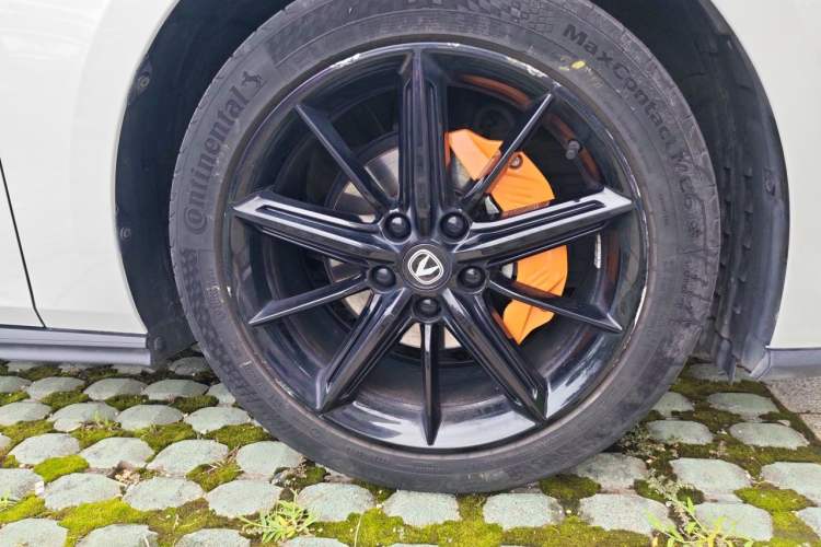 Used CHANGAN UNI-V 2022 1.5T Prestige Version Right Front Wheel Hub