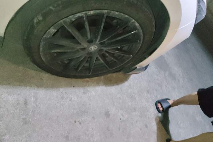 Used CHANGAN UNI-V 2022 1.5T Sport Edition Right Front Wheel Hub