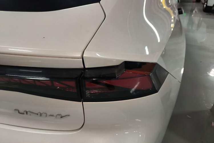 Used CHANGAN UNI-V 2022 1.5T Prestige Version Right Rear Taillight