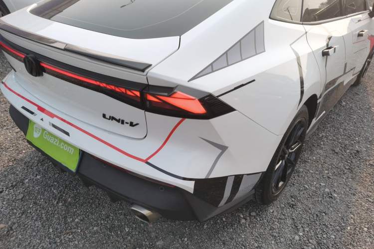 Used CHANGAN UNI-V 2022 1.5T Prestige Version Right Rear Taillight
