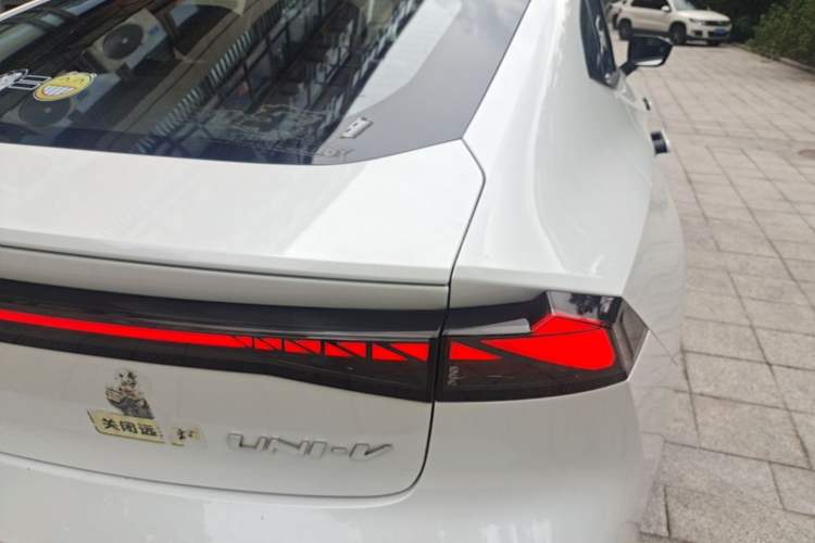 Used CHANGAN UNI-V 2022 1.5T Prestige Version Right Rear Taillight