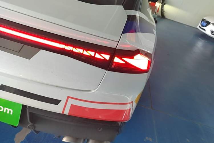 Used CHANGAN UNI-V 2022 1.5T Sport Edition Right Rear Taillight