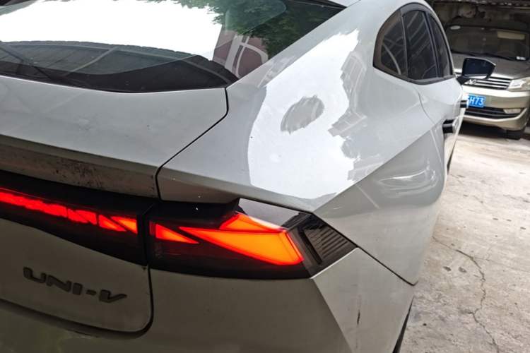 Used CHANGAN UNI-V 2022 1.5T Excellence Model Right Rear Taillight