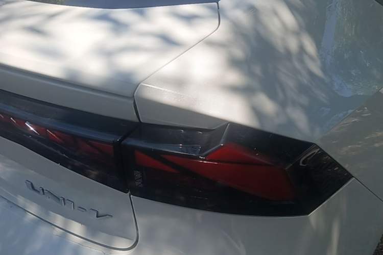 Used CHANGAN UNI-V 2022 1.5T Prestige Version Right Rear Taillight