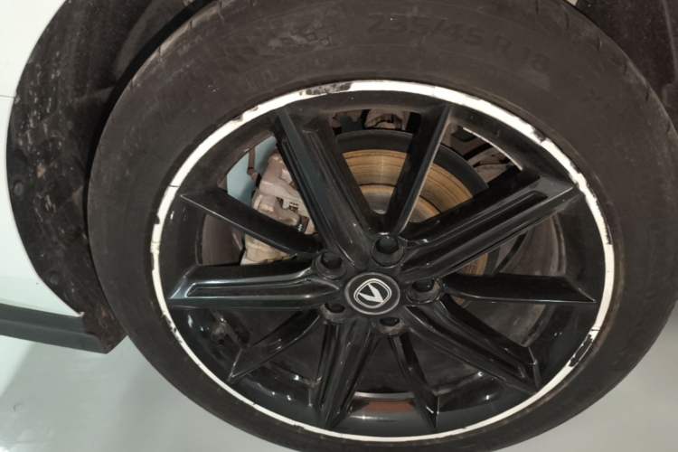 Used CHANGAN UNI-V 2022 1.5T Prestige Version Right Rear Wheel Hub