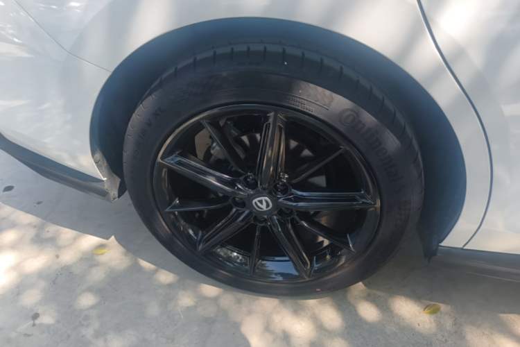 Used CHANGAN UNI-V 2022 1.5T Excellence Model Right Rear Wheel Hub