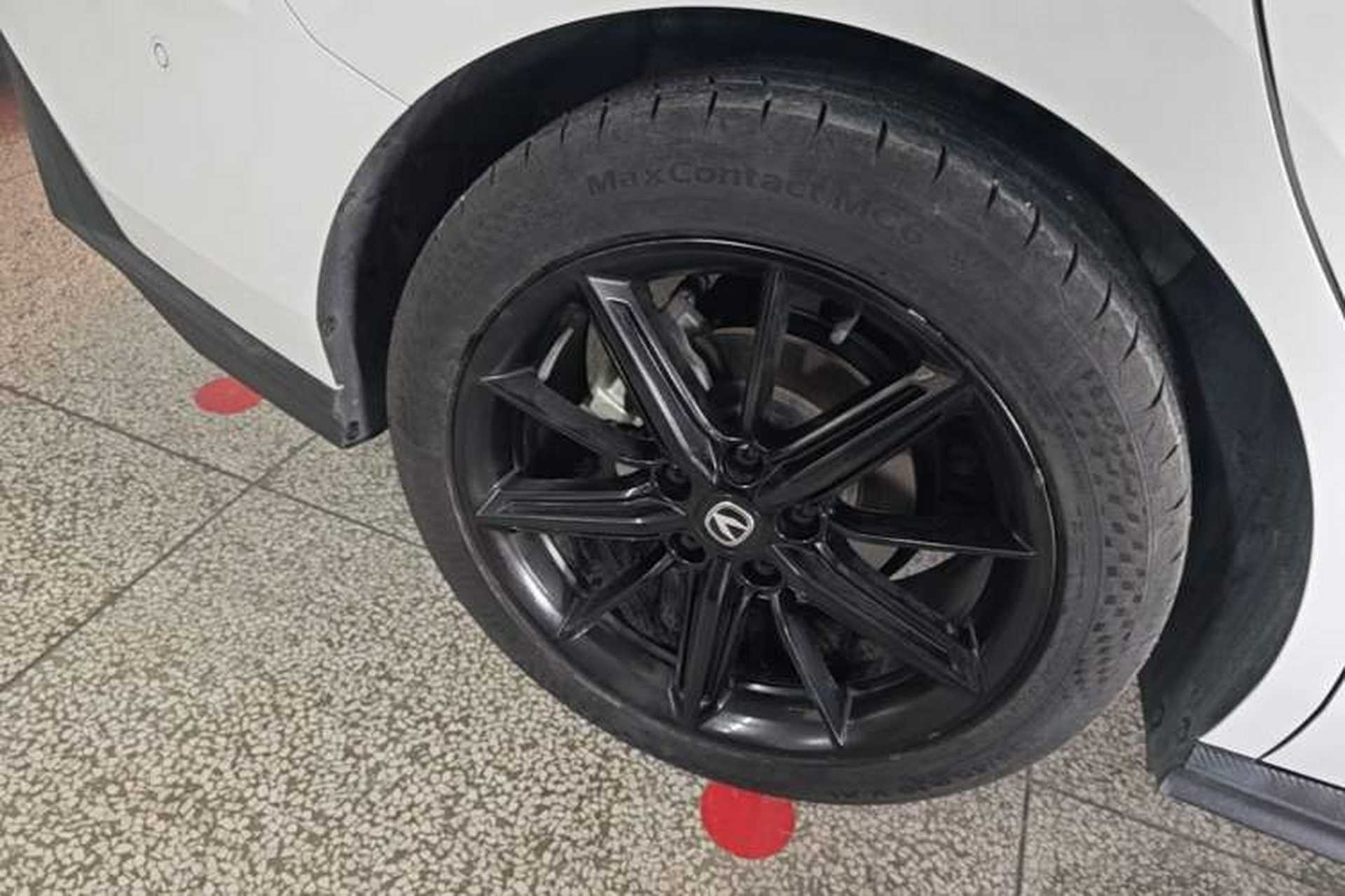 Used CHANGAN UNI-V 2022 1.5T Smart Navigation Version Right Rear Wheel Hub
