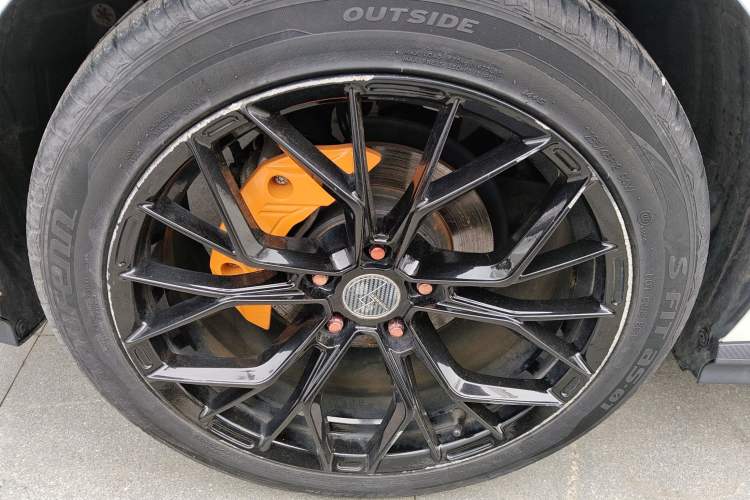 Used CHANGAN UNI-V 2022 1.5T Prestige Version Right Rear Wheel Hub