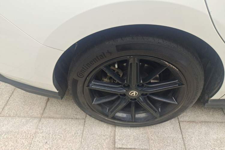 Used CHANGAN UNI-V 2022 1.5T Prestige Version Right Rear Wheel Hub