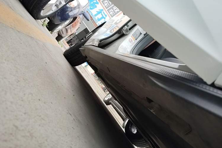 Used CHANGAN UNI-V 2022 1.5T Smart Navigation Version Right Side Sill