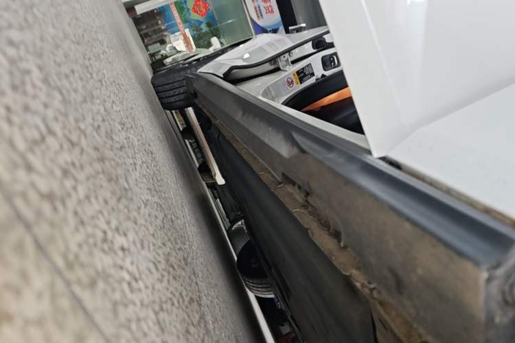 Used CHANGAN UNI-V 2022 1.5T Smart Navigation Version Right Side Sill
