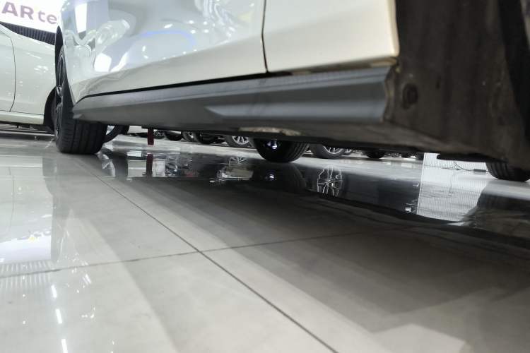 Used CHANGAN UNI-V 2022 1.5T Prestige Version Right Side Sill