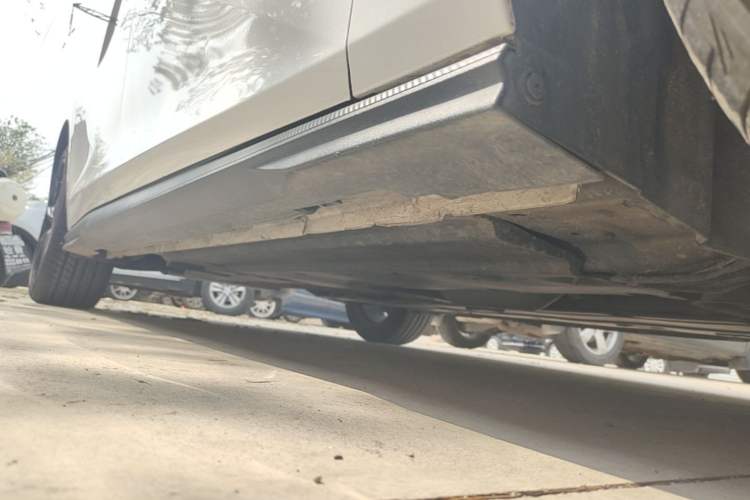 Used CHANGAN UNI-V 2022 1.5T Prestige Version Right Side Sill