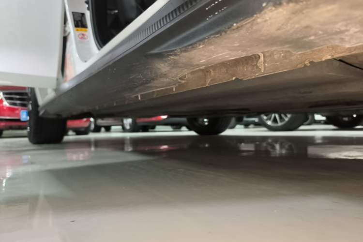 Used CHANGAN UNI-V 2022 1.5T Prestige Version Right Side Sill