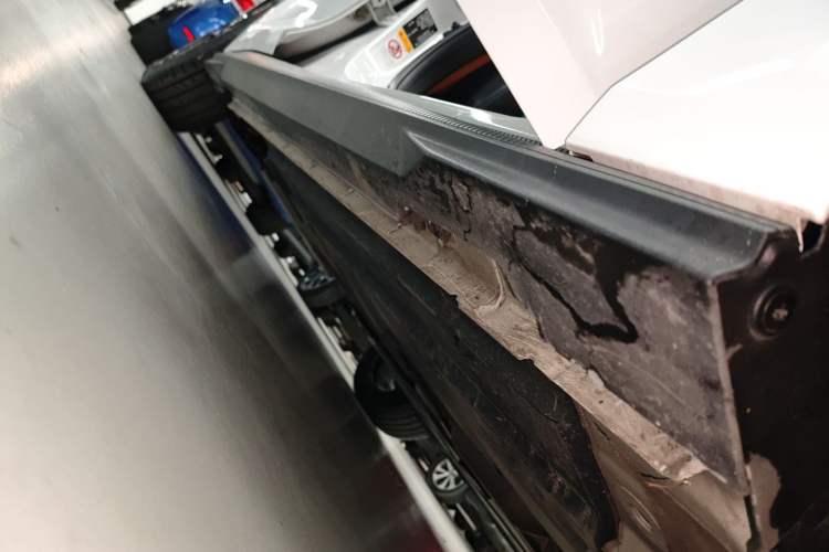 Used CHANGAN UNI-V 2022 1.5T Prestige Version Right Side Sill