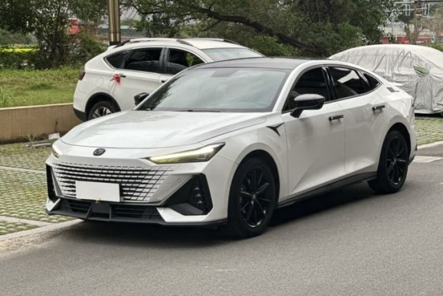 Used CHANGAN UNI-V 2022 1.5T Prestige Version