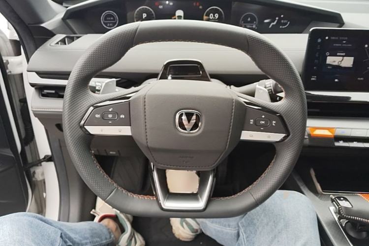 Used CHANGAN UNI-V 2022 1.5T Smart Navigation Version Steering Wheel