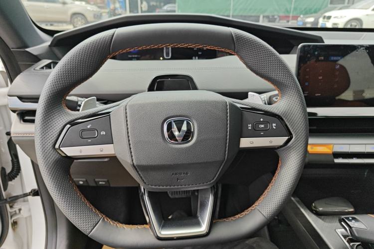Used CHANGAN UNI-V 2022 1.5T Prestige Version Steering Wheel