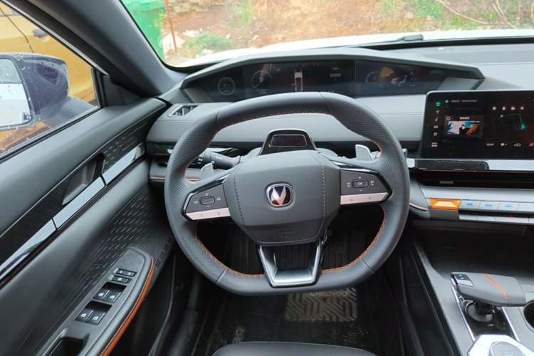 Used CHANGAN UNI-V 2022 1.5T Prestige Version Steering Wheel