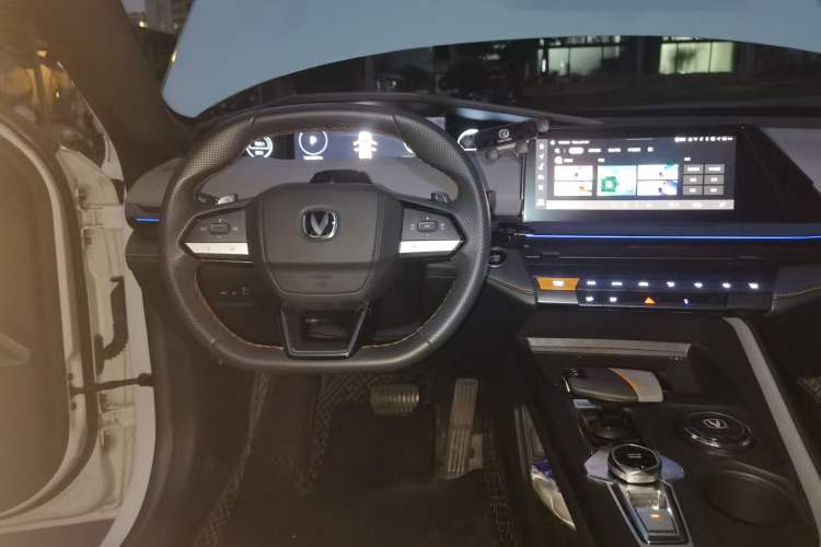 Used CHANGAN UNI-V 2022 1.5T Prestige Version Steering Wheel