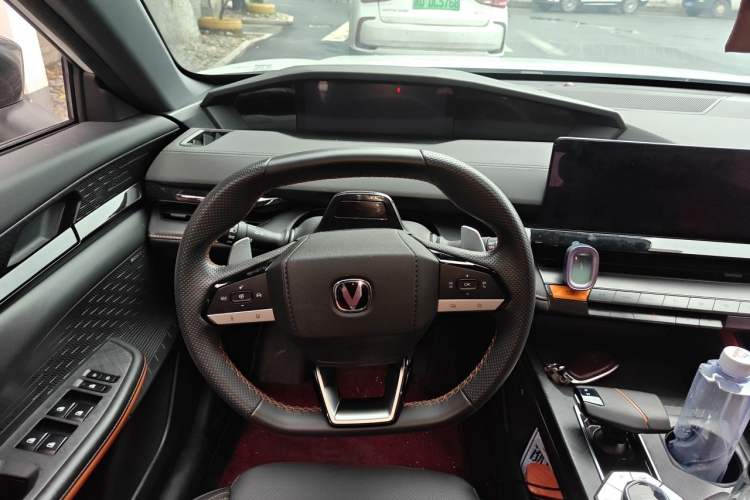 Used CHANGAN UNI-V 2022 1.5T Smart Navigation Version Steering Wheel