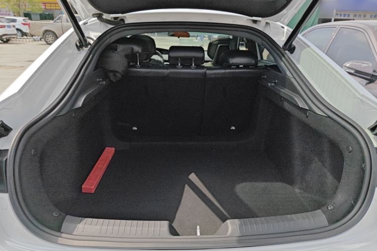 Used CHANGAN UNI-V 2022 1.5T Prestige Version Trunk