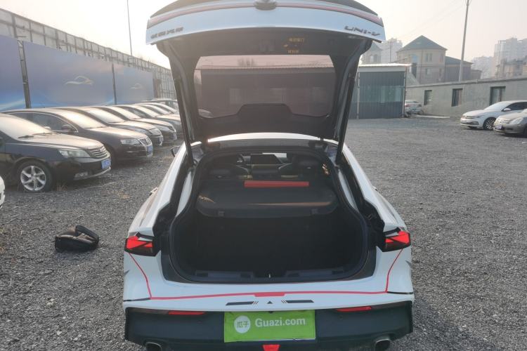 Used CHANGAN UNI-V 2022 1.5T Prestige Version Trunk