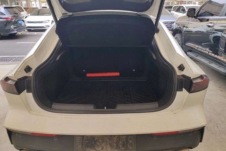 Used CHANGAN UNI-V 2022 1.5T Prestige Version Trunk